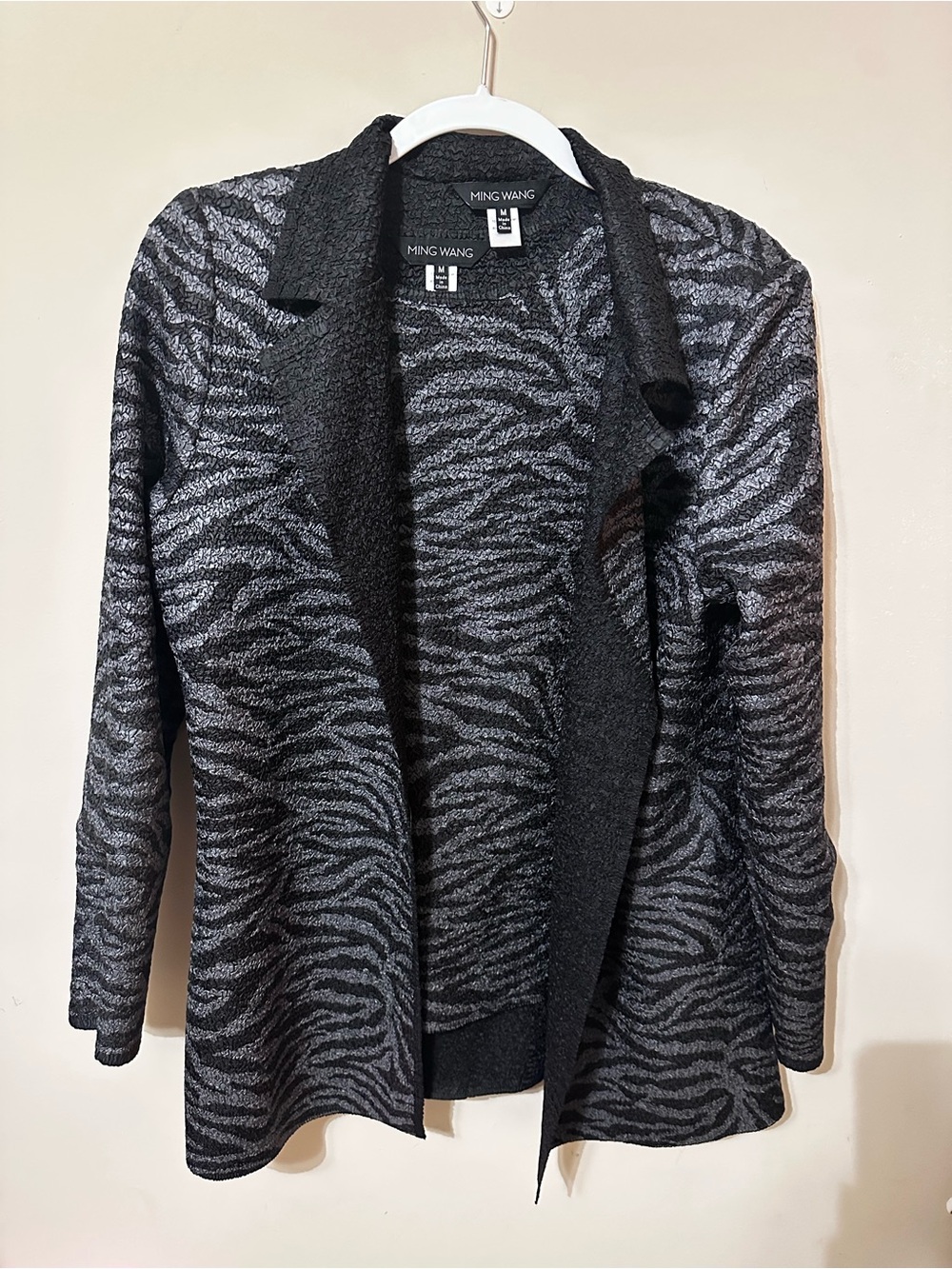 2 Piece Ming Wang Set